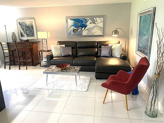 5th image of 2601 NE 14th Street Causeway #140