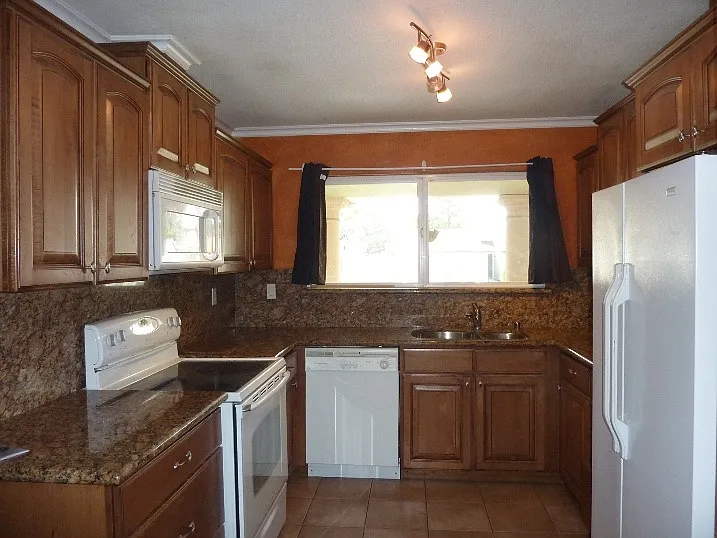 3204 Dimaggio Way photo 1