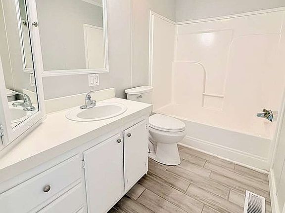 5th image of 2500 N Fort Ln #190