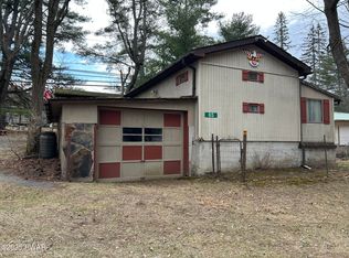 65 Cone Ln, Hawley, PA 18428
