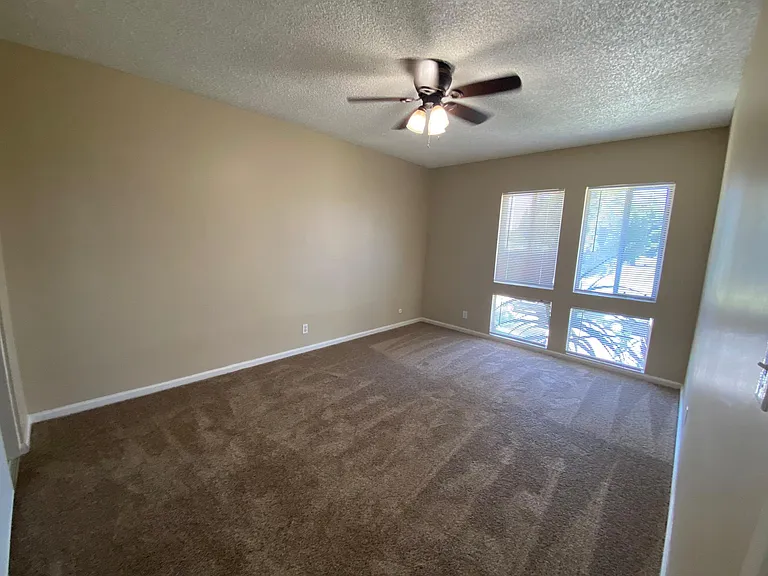 120 E Wilken Way #4 — Photo 6