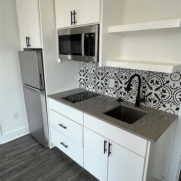 7603 Carver Ave #1-B — Photo 4