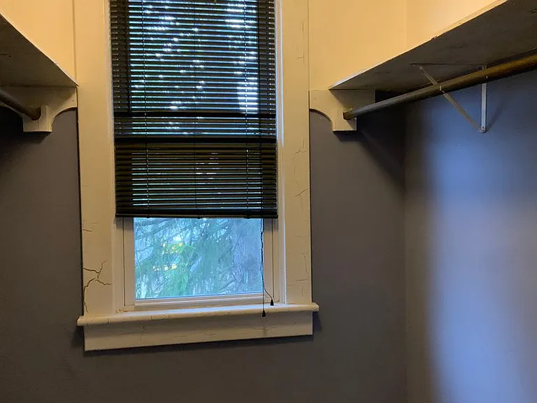 337 Decker Ave — Photo 17