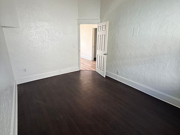 4th image of 1428 W Central St