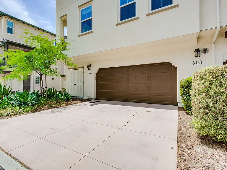 597 Mustang St — Photo 32
