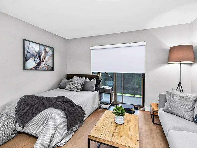650 Waterloo St — Photo 4