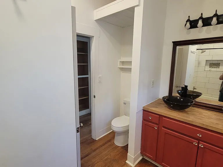 1311 S Person St — Photo 12