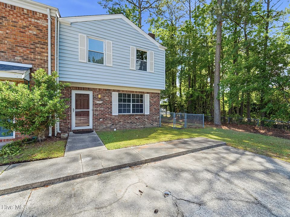 1st image of 200 Myrtlewood Circle