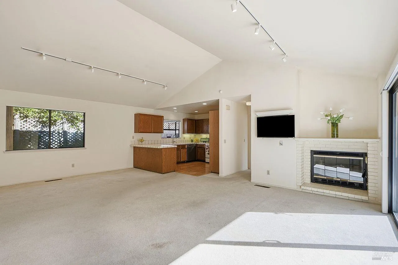 1409 Morning Glory Drive - Photo 6