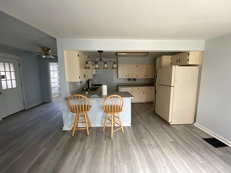 2231 Hampshire St — Photo 5