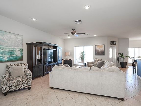5th image of 108 W Sunset Dr
