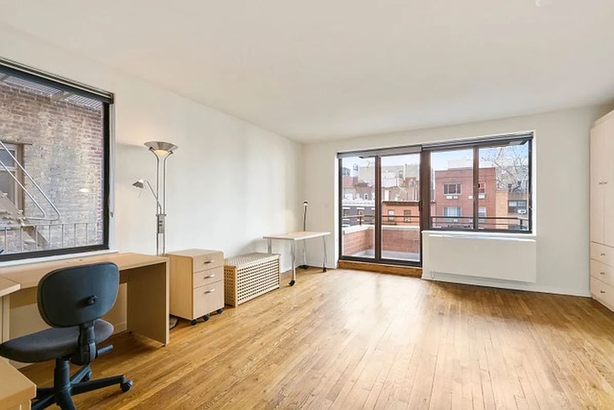 181 7th Ave APT 4A photo 1