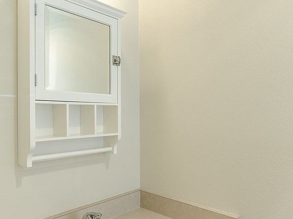 5th image of 11428 NE 67th St #10