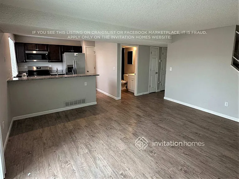 19322 E Purdue Cir — Photo 9