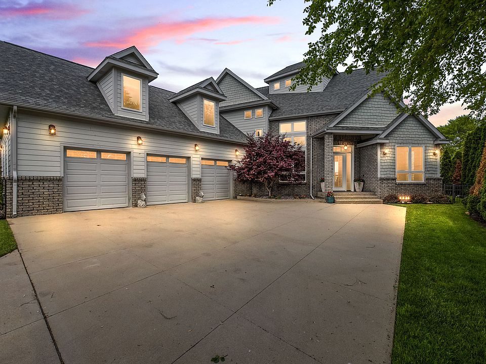 1st image of 39564 Lakeshore Dr