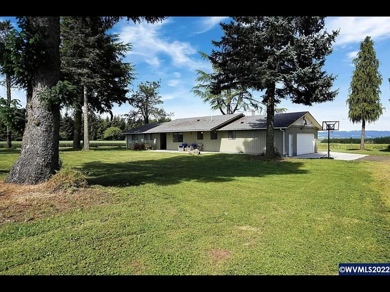 1040-1 N Fir Villa Rd — Photo 1