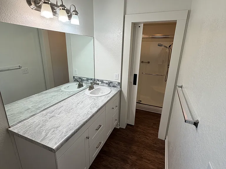 Rancho Vista Apartments — Photo 13