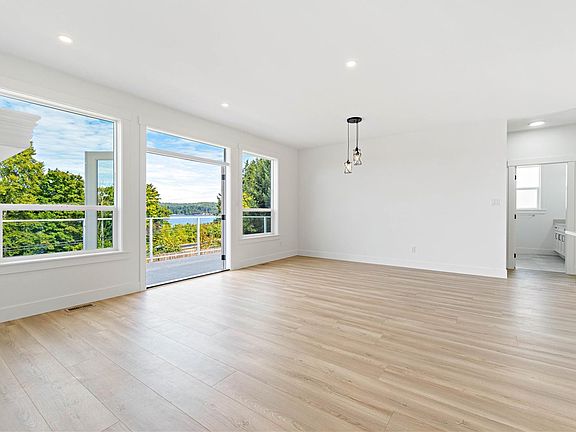 4th image of 3077 Hillview Rd