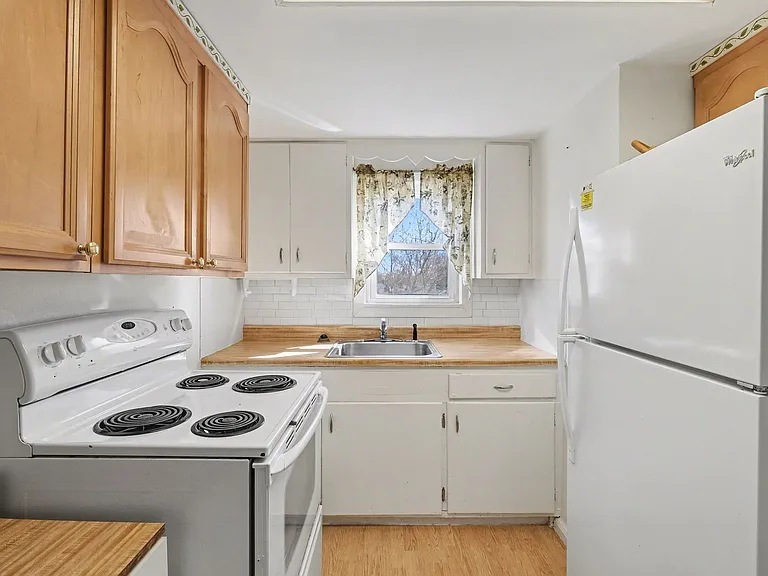 1163 W Reid Rd — Photo 4