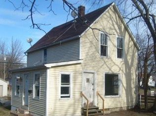 615 9th St, Waukegan, IL 60085