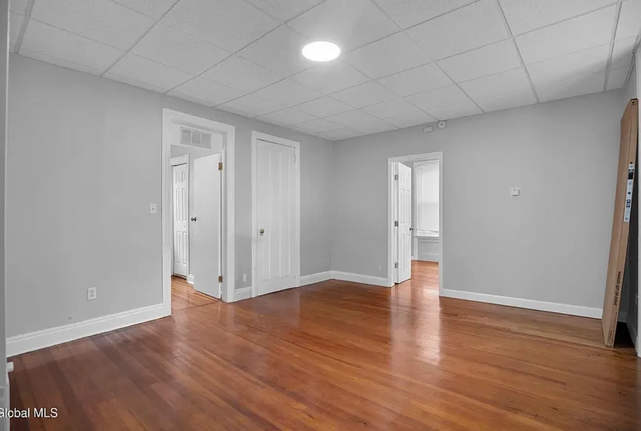 3 bed, 2236 sqft, $1,650 — Photo 4