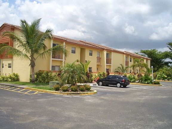3rd image of 3301 NW 101st Ave