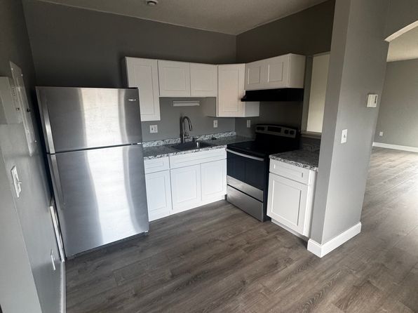 301 Main St #402