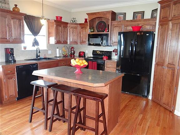 5th image of 4801 S 22nd St