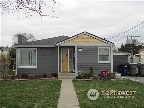 1219 N Ashland Avenue photo 1