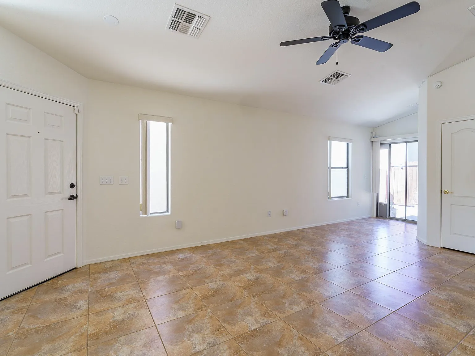 8362 S Egyptian Dr — Photo 3