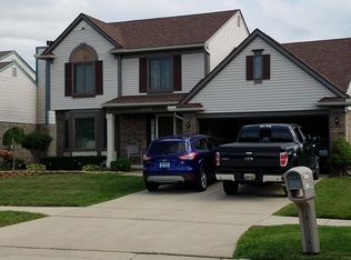 24749 Pheasant Run Rd, Brownstown, MI 48134