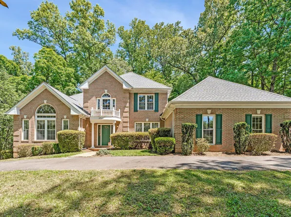 2927 Beau Ln, Fairfax, VA 22031