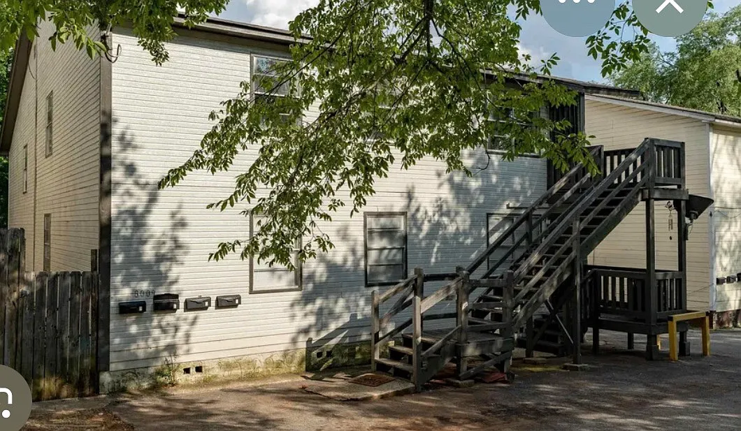 3 bed, $1,000 — Photo 1