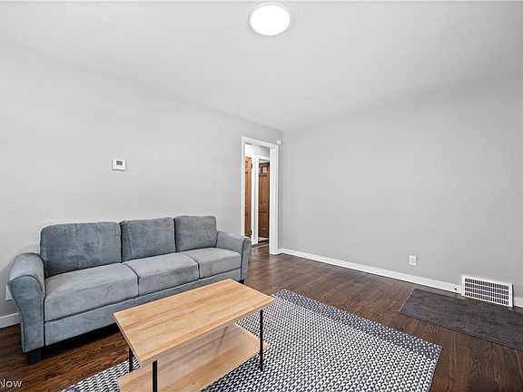 5th image of 3162 Lincoln St