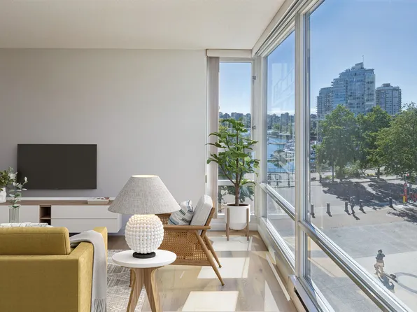 1067 Marinaside Cres #505, Vancouver, BC V6Z 3A4