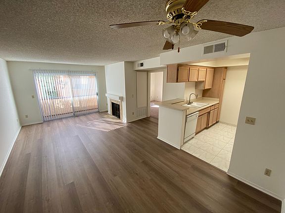 4th image of 22501 Del Valle St #203