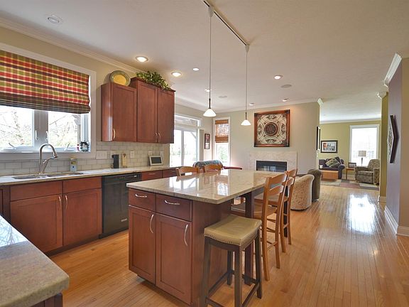 5th image of 5416 Charleston Woods Dr
