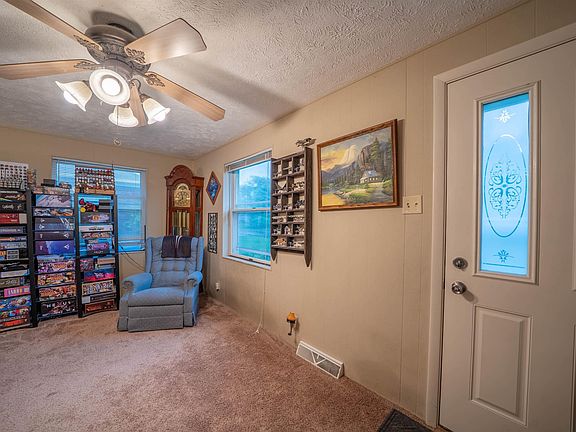 5th image of 1009 E Paris Ave