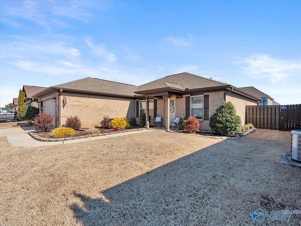 1st image of 207 Wilcot Rd