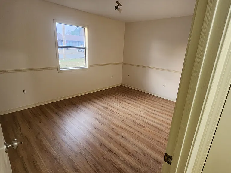 4 Bradley Cir #B — Photo 6