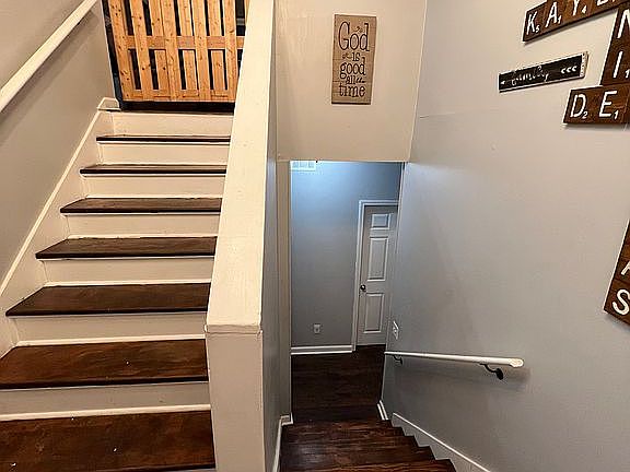 4th image of 136 Peach Blossom Ln SE