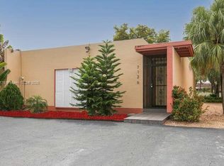 7126 Ballantrae Ct, Miami Lakes, FL 33014