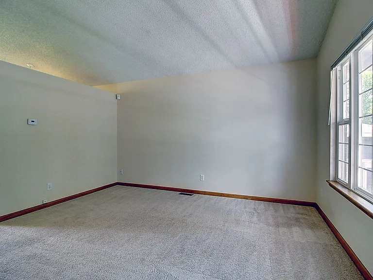 12540 Beach St — Photo 5