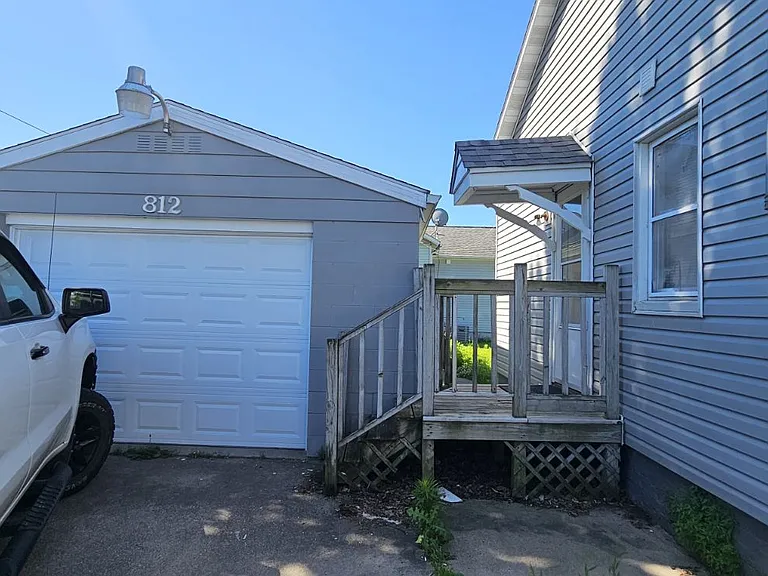 812 S West St — Photo 10