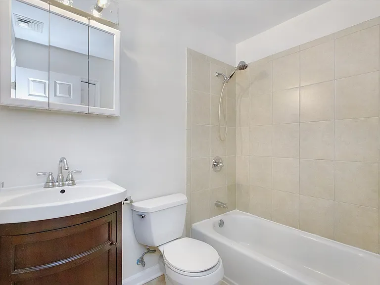 80 Pine St #2 — Photo 21