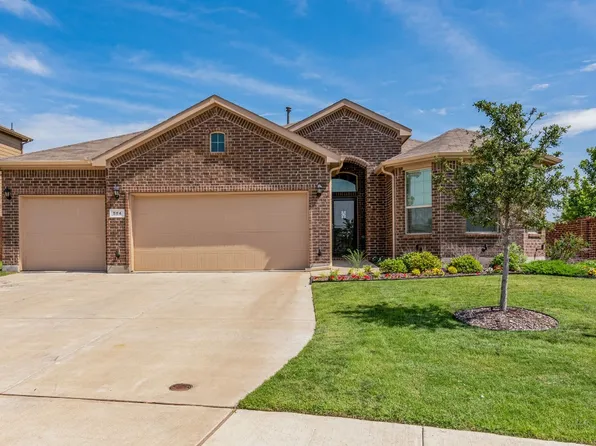 584 Lindisfarne Ln, Saginaw, TX 76131