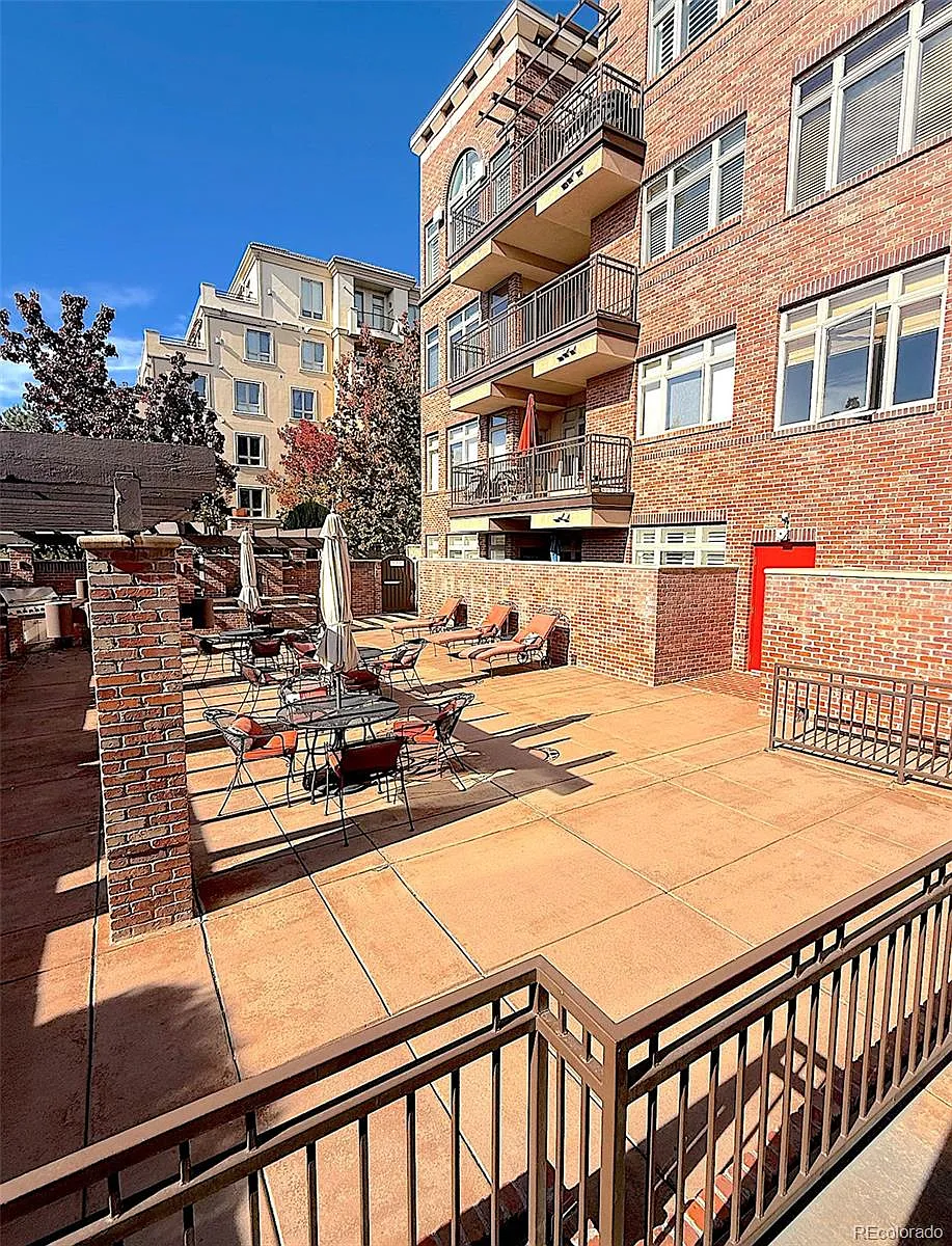 Building Photo - 2700 E Cherry Creek South Dr #117