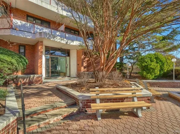 315 King Street #1B, Port Chester, NY 10573