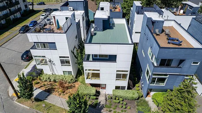 7331 Fauntleroy Way SW — Photo 49