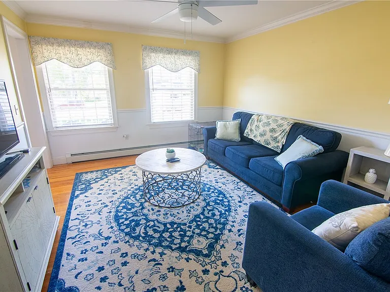 25 Sycamore Dr — Photo 7